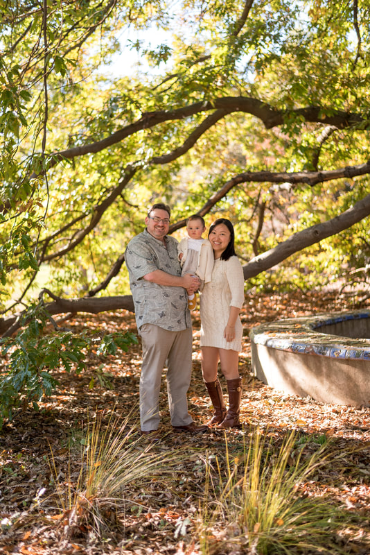 relaxed outdoor family portrait photo with toddler at the UC Davis Arboretum